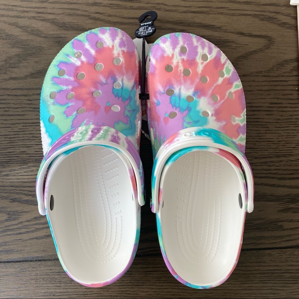 CROCS Classic Tie-Dye Graphic Clog